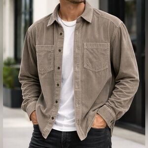 Hollister Men's Corduroy Button Down Shirt Jacket
Large Tan Shacket Pockets